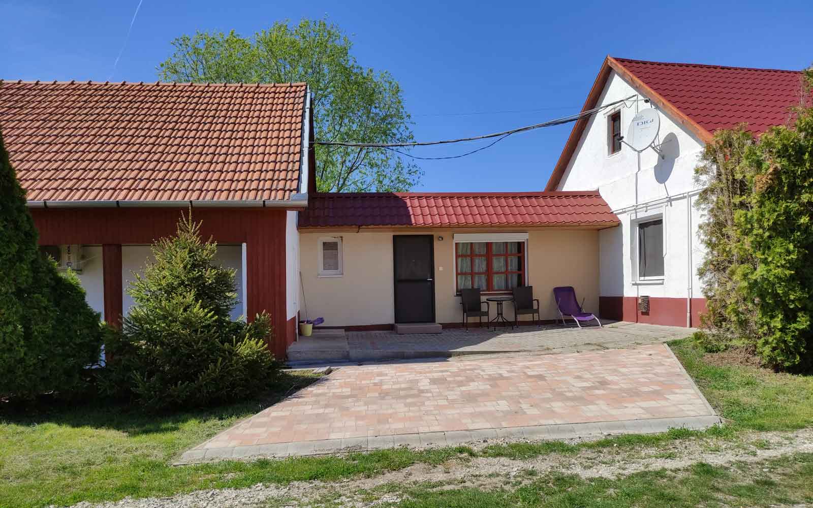Rákóczi-vendégház Kerti pavilon és udvar